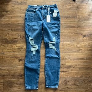 Good American Good Legs Crop (8/29) FINAL SALE